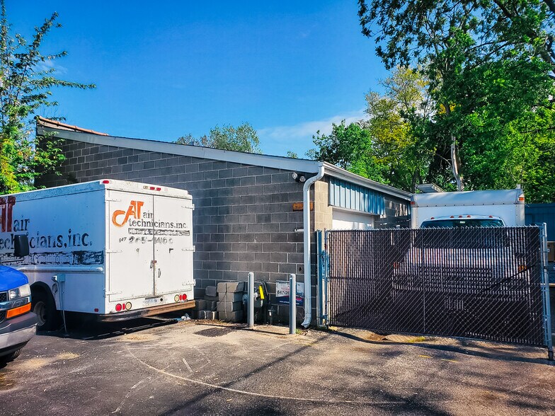 More Photos Of 95 W Grand Ave, Lake Villa Medical For Sale