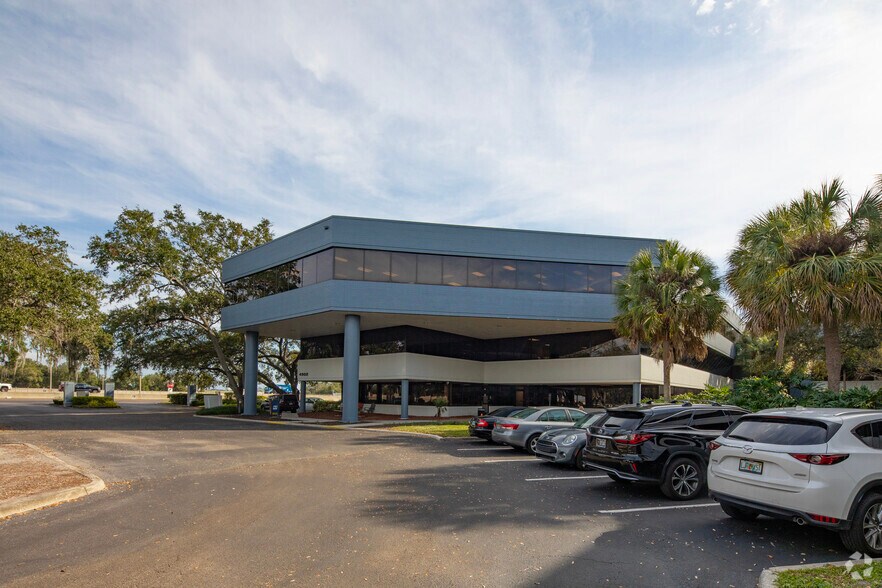 More Photos Of 4902 Eisenhower Blvd, Tampa Office For Lease