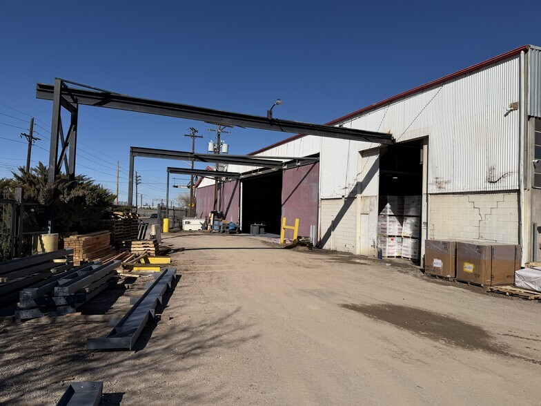 More Photos Of 3755 S Lipan St, Englewood Manufacturing For Lease