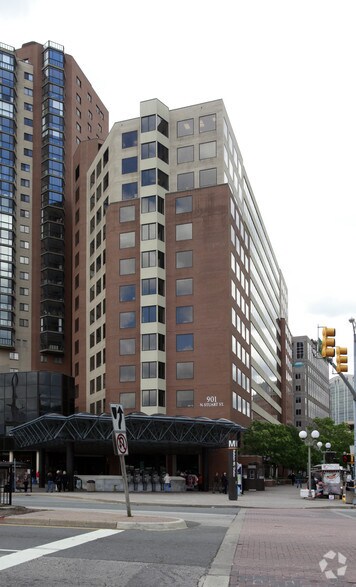 More Photos Of 901 N Stuart St, Arlington Office For Sale