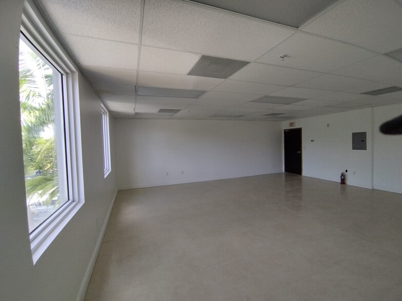 More Photos Of 12985 SW 130th Ct, Miami Office For Lease