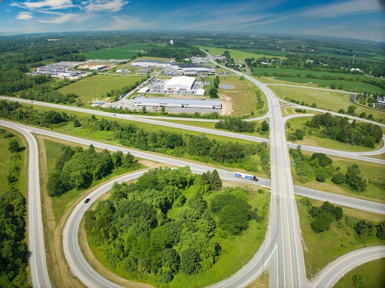 More Photos Of 7001 Appletree Ave, Bergen Warehouse For Lease