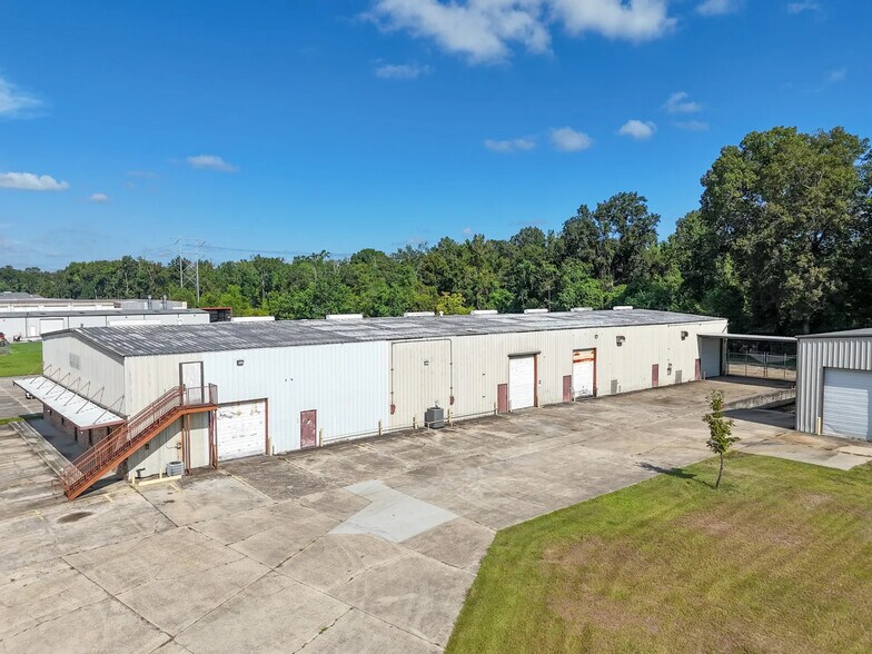 More Photos Of 13327 S Choctaw Dr, Baton Rouge Distribution For Sale