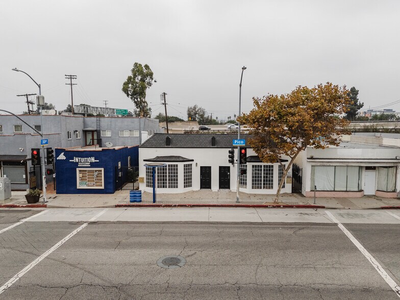More Photos Of 3307-3309 Pico Blvd, Santa Monica Storefront For Lease