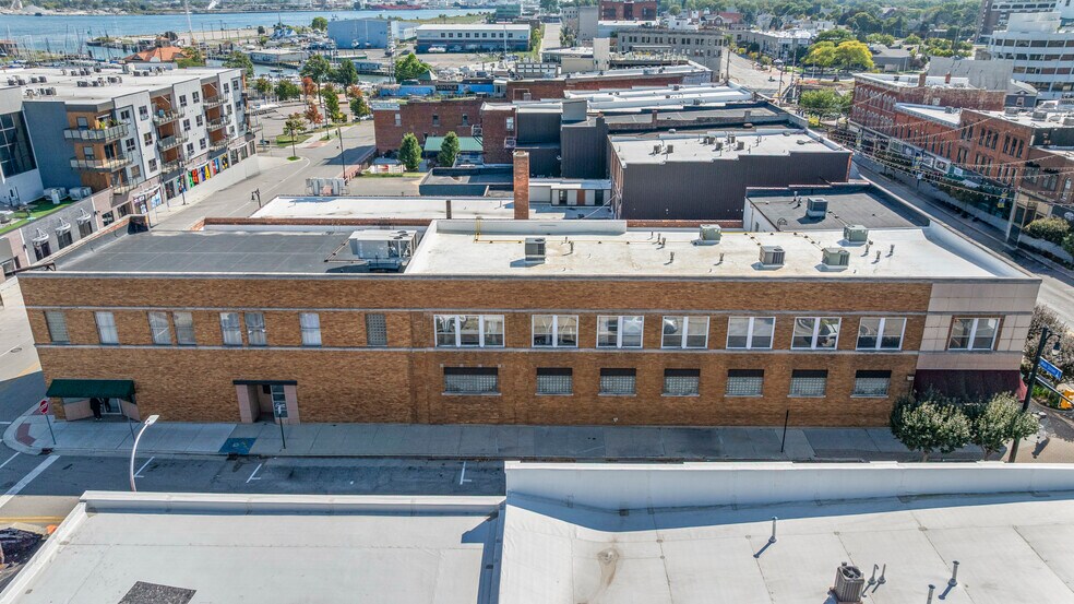 More Photos Of 240 Huron Ave, Port Huron Storefront For Lease