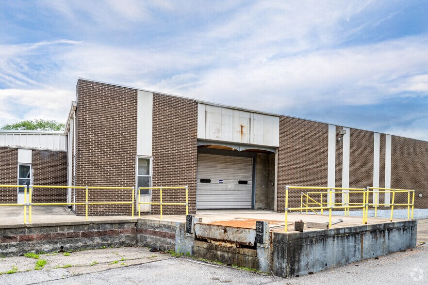 More Photos Of 500 N Bell Ave, Carnegie Warehouse For Lease