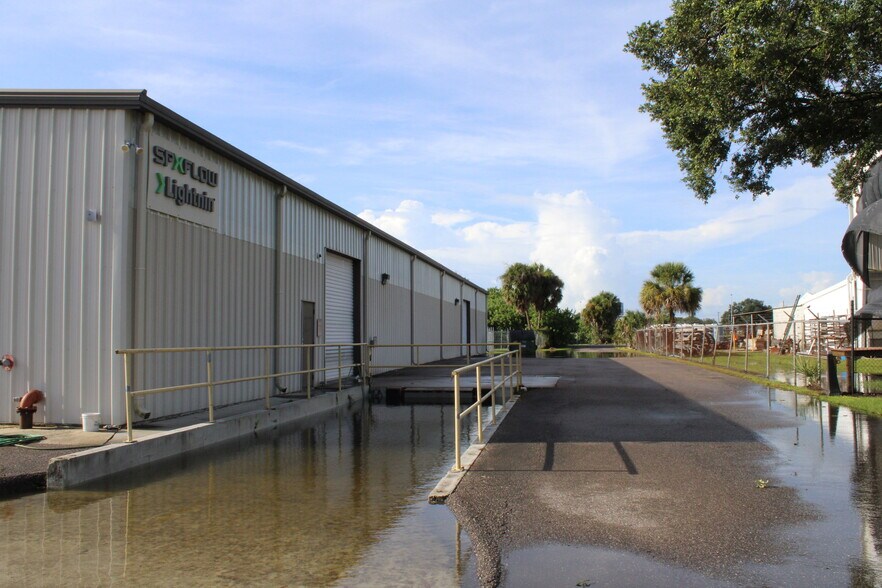 More Photos Of 399 Prairie Industrial Pky, Mulberry Warehouse For Sale