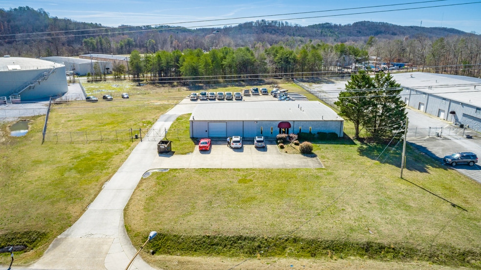 More Photos Of 218 Industrial Park Dr, Soddy Daisy Light Distribution For Sale