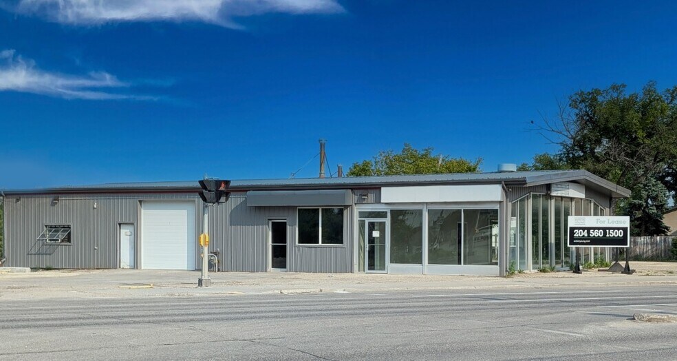 Primary Photo Of 484 St Mary's Rd, Winnipeg Auto Repair For Sale