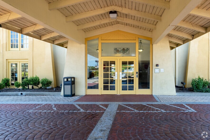 More Photos Of 1603 E Oltorf Blvd, Austin Hotel For Sale