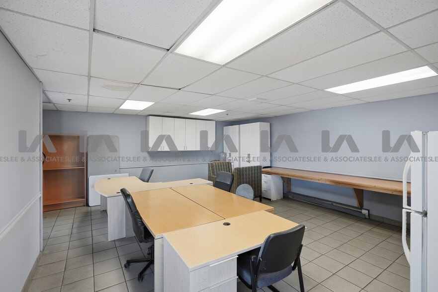 More Photos Of 18788 96th Ave, Surrey Warehouse For Lease