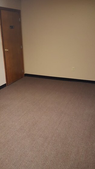 More Photos Of 400-460 Fame Rd, Dayton Light Distribution For Lease