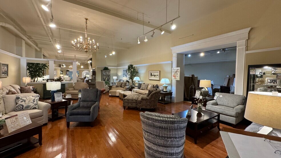 More Photos Of 223 Northampton St, Easton Apartments For Sale