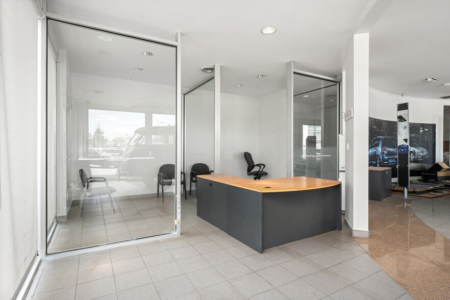 More Photos Of 4921 Wellington Rd, Nanaimo General Retail For Lease