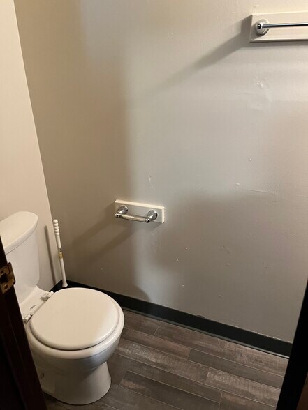 More Photos Of 200 N 11th St, Greenfield Apartments For Sale