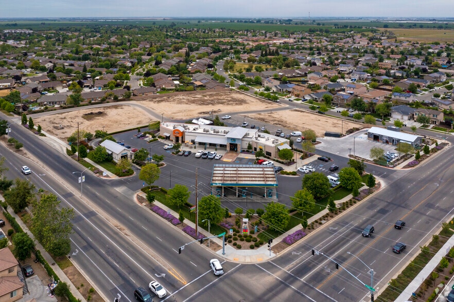 Primary Photo Of NWC Mooney & Riggin Ave, Visalia Unknown For Lease