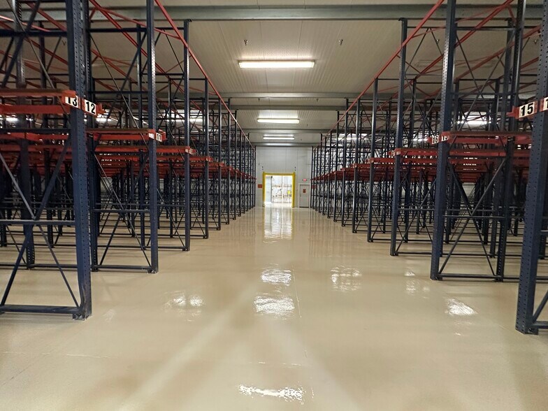 More Photos Of 625 66th Ave SW, Vero Beach Manufacturing For Sale