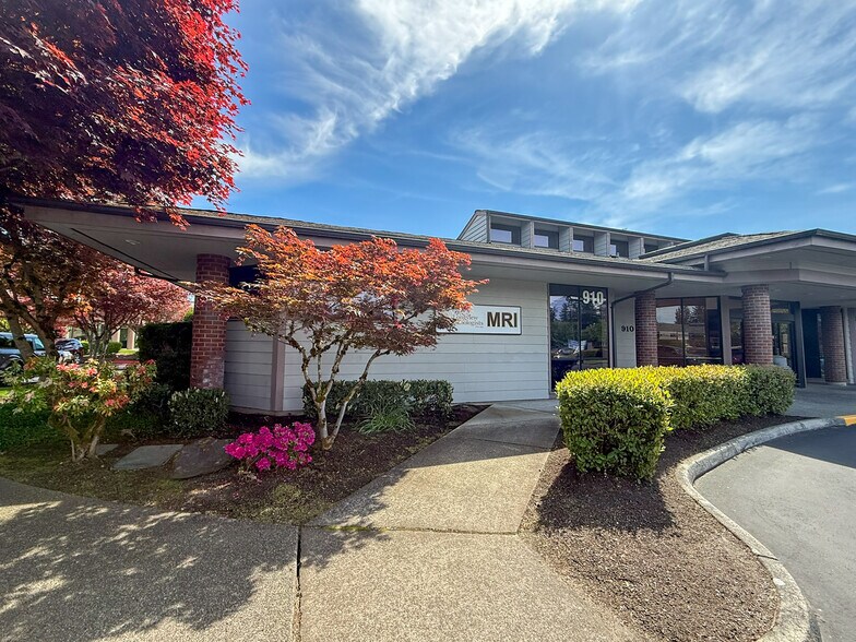 More Photos Of 910 S Scheuber Rd, Centralia Medical For Lease