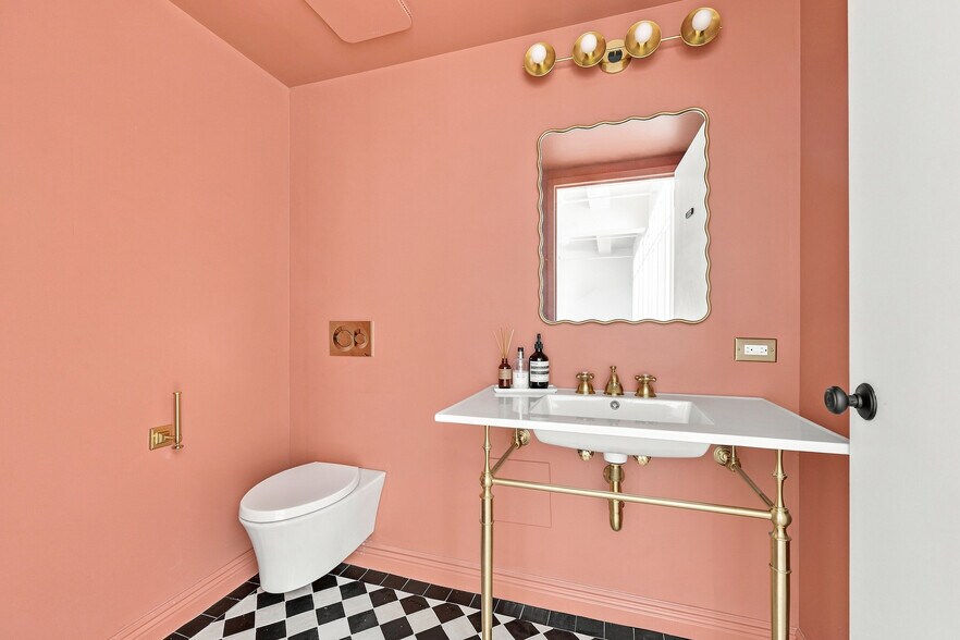 More Photos Of 14 E 4th St, New York Loft Creative Space For Sale