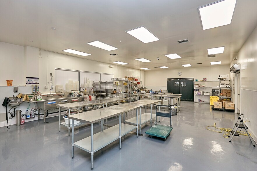 More Photos Of 101 N Virgil Ave, Los Angeles Warehouse For Sale
