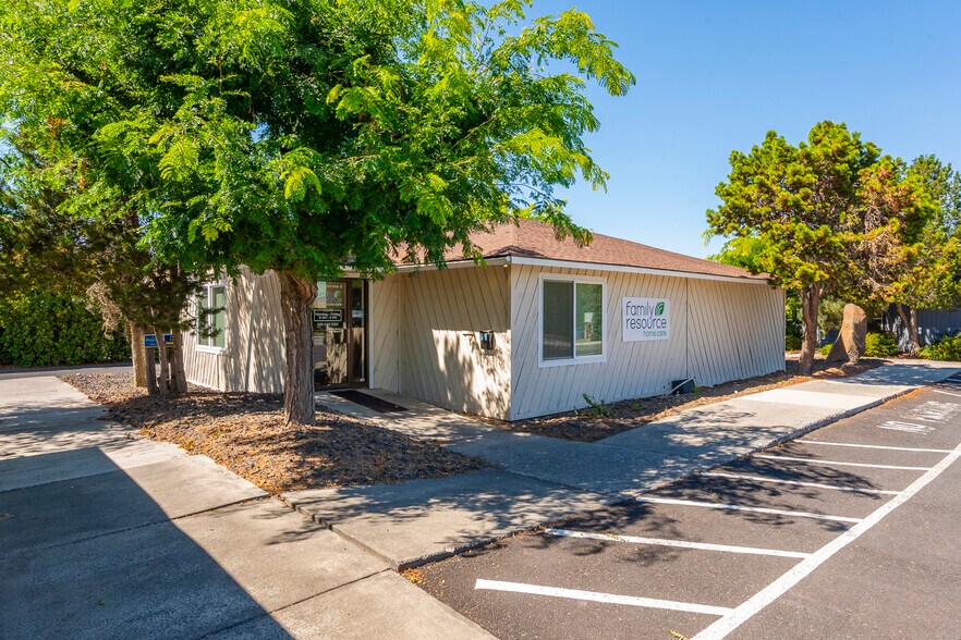 More Photos Of 830 Sharon Ave E, Moses Lake Office For Sale