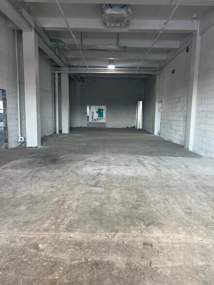 More Photos Of 375 Fairfield Ave, Stamford Warehouse For Lease
