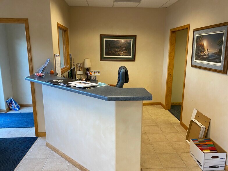 More Photos Of 920 W Prairie Dr, Sycamore Research And Development For Sale