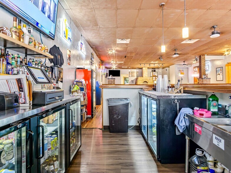 More Photos Of 116 N Main St, Marissa Freestanding For Sale