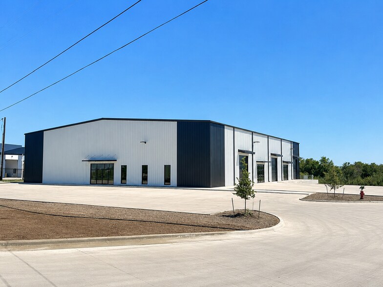 More Photos Of 8511 Maha Ct, Buda Light Distribution For Sale