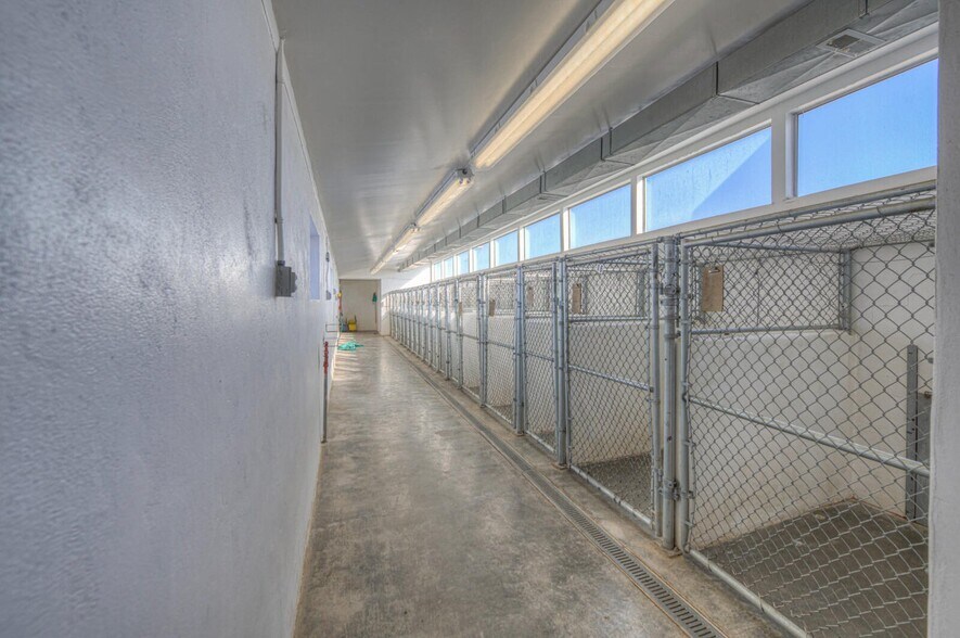 More Photos Of 22540 Us Highway 160, Walsenburg Veterinarian Kennel For Sale