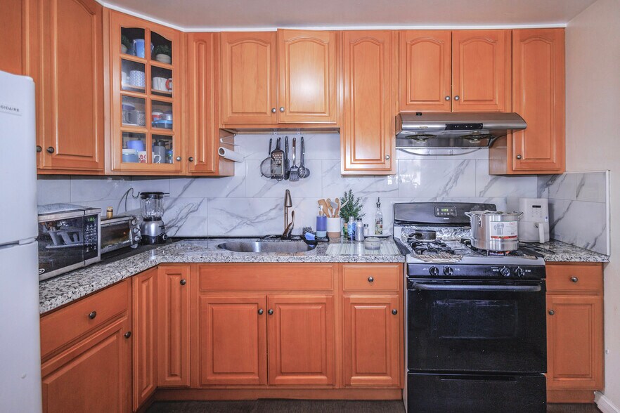 More Photos Of 725-731 Hillside blvd, Daly City Apartments For Sale