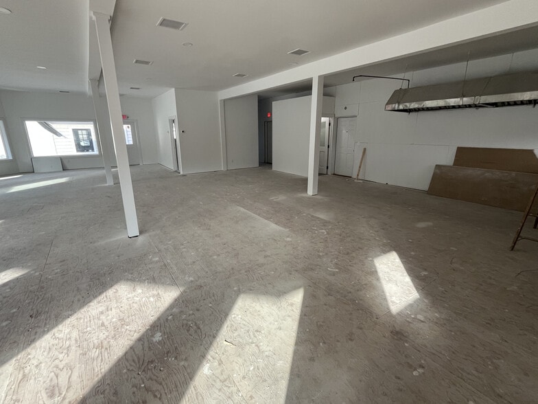 More Photos Of 192 Ny-17, Tuxedo Park General Retail For Sale