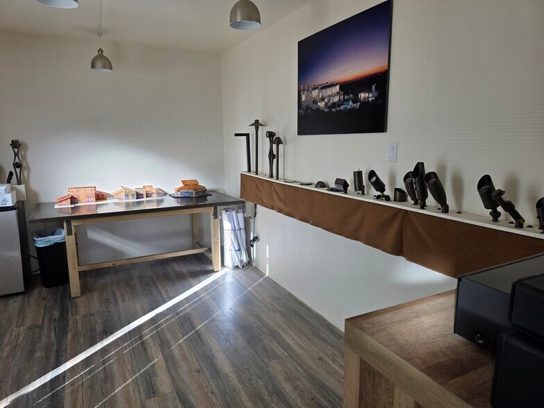 More Photos Of 37234 N Cave Creek Rd, Cave Creek Office For Sale