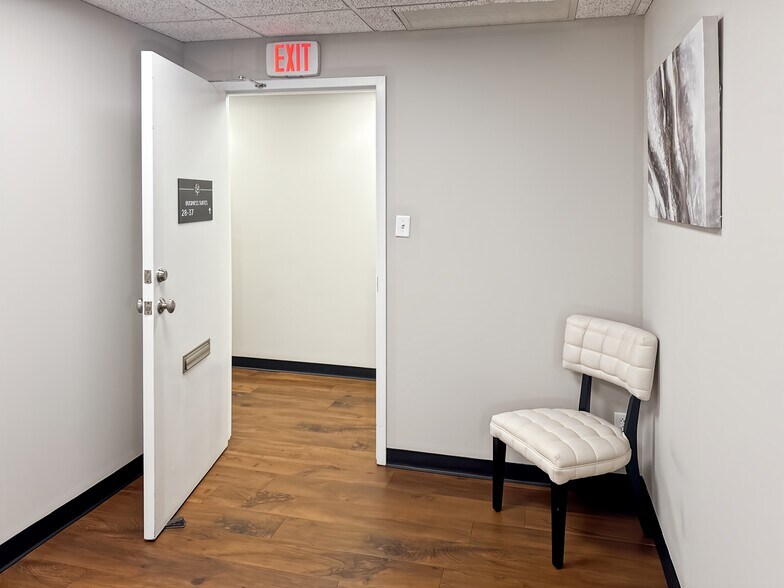 More Photos Of 15620-15648 Manchester Rd, Ellisville Coworking Space