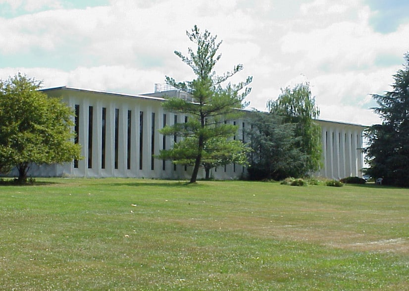 More Photos Of 210 Malapardis Rd, Cedar Knolls Office For Lease