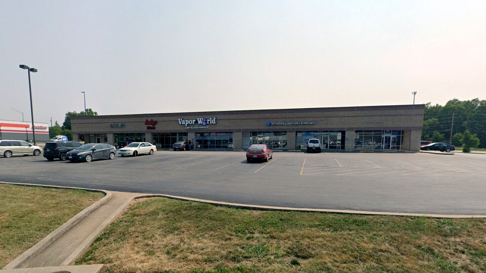 Primary Photo Of 108 Cecil St, Camdenton Storefront Retail Office For Lease