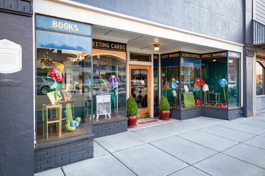More Photos Of 315 E 2nd St, The Dalles General Retail For Sale