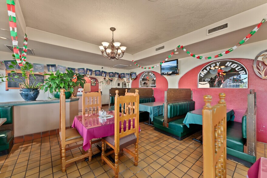 More Photos Of 1347 NE Stephens St, Roseburg Restaurant For Sale