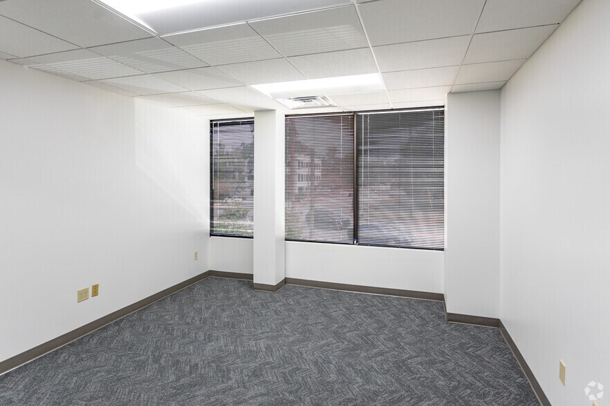 More Photos Of 2505 21st Ave S, Nashville Office For Lease