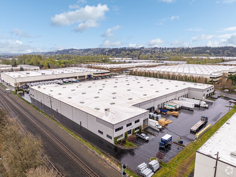More Photos Of 4810 D St NW, Auburn Distribution For Lease