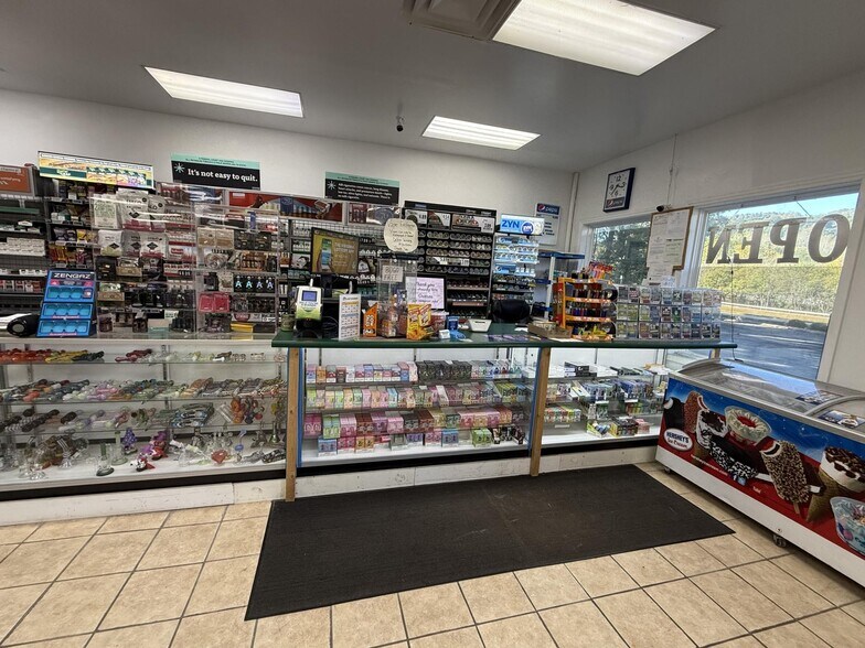 More Photos Of 15462 Stewartsville Rd, Vinton Convenience Store For Sale