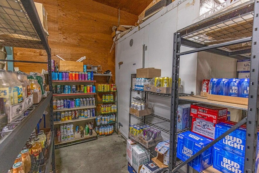 More Photos Of 95 Main St, Fairfield Supermarket For Sale