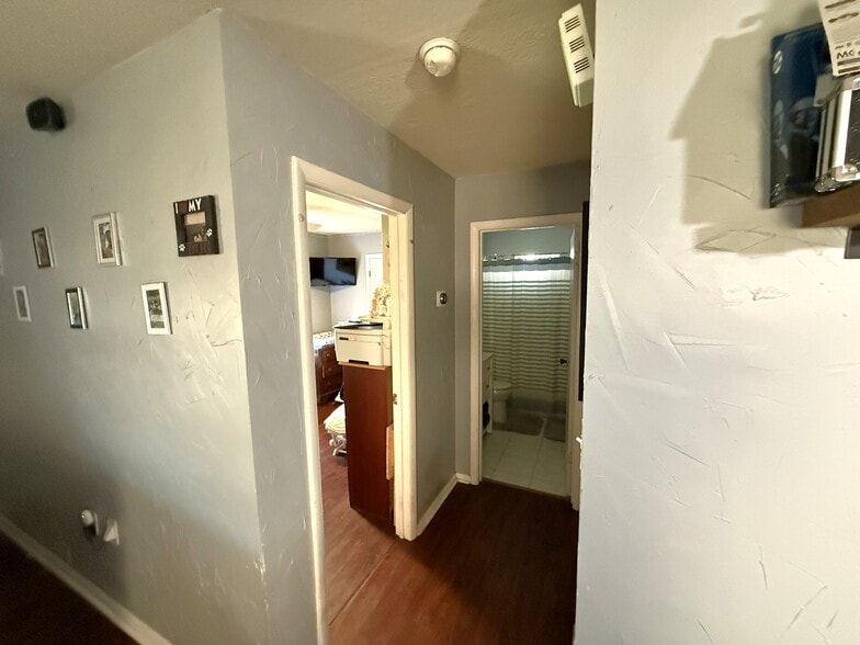 More Photos Of 1640 Lindbergh Dr, Beaumont Specialty For Sale