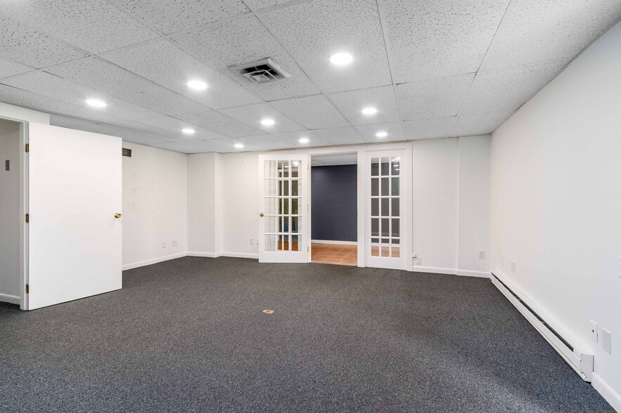 More Photos Of 320 Gifford St, Falmouth Office For Sale