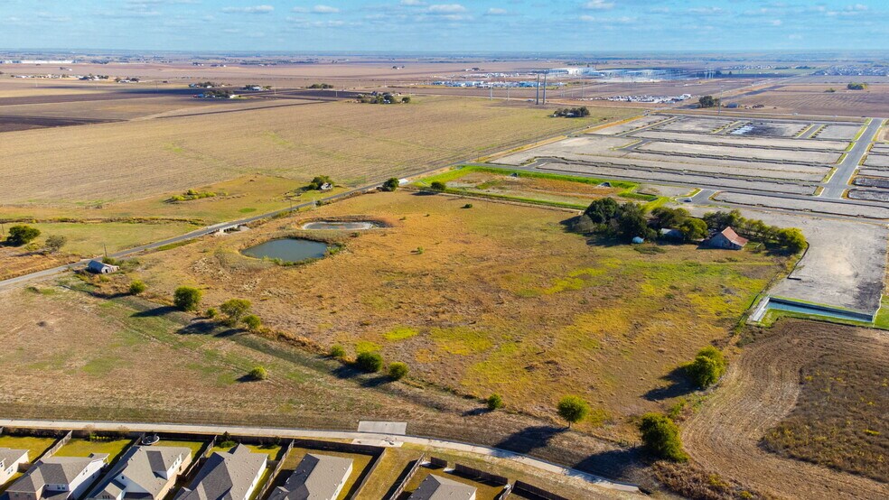More Photos Of 2120 County Road 132, Hutto Land For Sale
