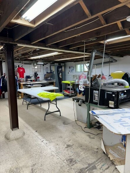 More Photos Of 400 Magnolia St, Beverly Warehouse For Sale