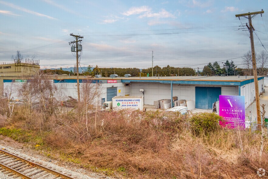 More Photos Of 4691 Vanguard Rd, Richmond Warehouse For Lease
