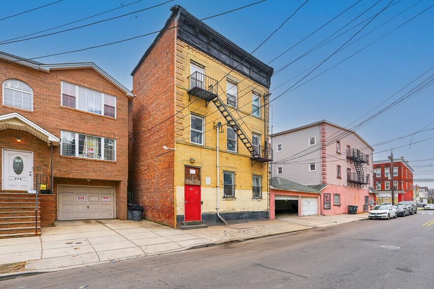 More Photos Of 307 Bond St, Elizabeth Apartments For Sale