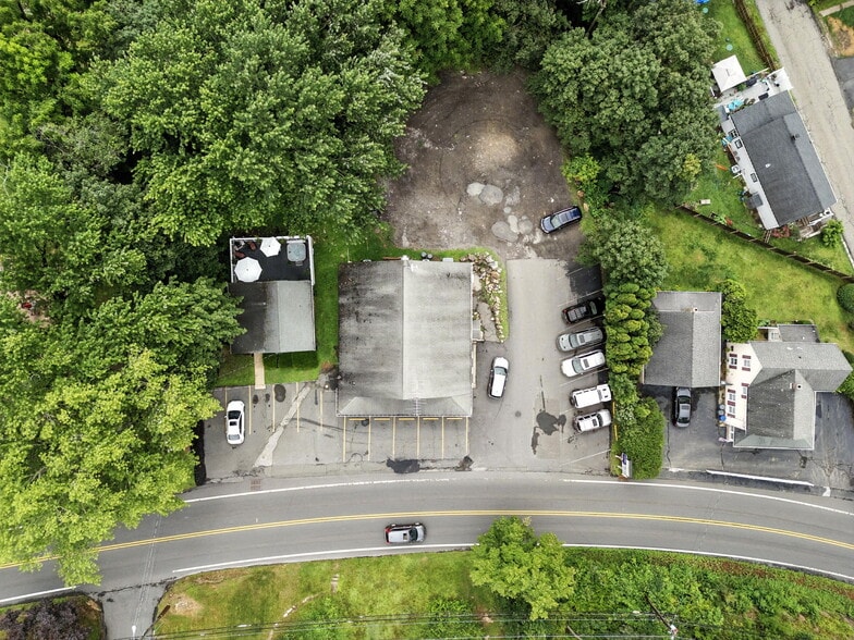 More Photos Of 260 Espanong Rd, Lake Hopatcong Restaurant For Sale