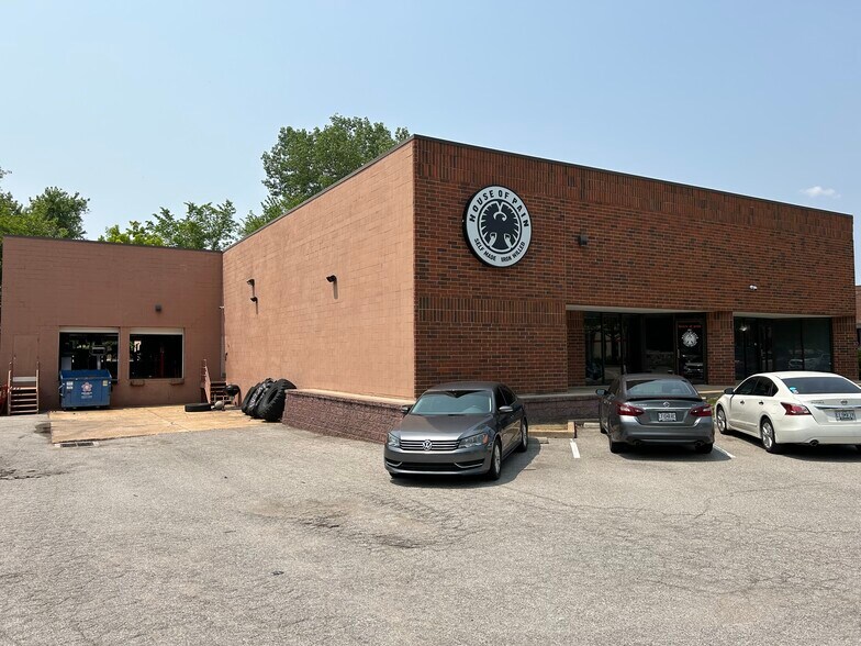 More Photos Of 251-253 Chesterfield Industrial Blvd, Chesterfield Warehouse For Sale